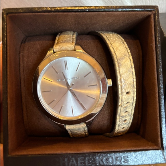 Michael Kors Runway Leather Snake Skin Wrist Watch for Women - Picture 2 of 4